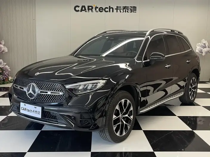 Mercedes-Benz GLC 2023 Model GLC 260 L 4MATIC Luxury Model 7 seat – фото 1