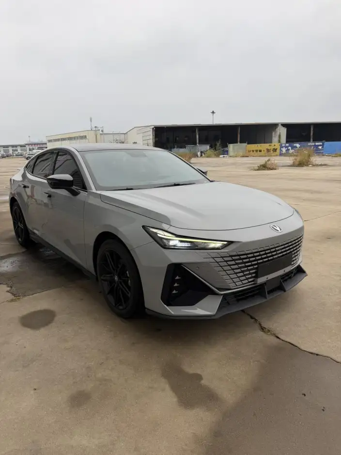 Changan UNI-V 2023 Model 1.5T Noble Model – фото 3