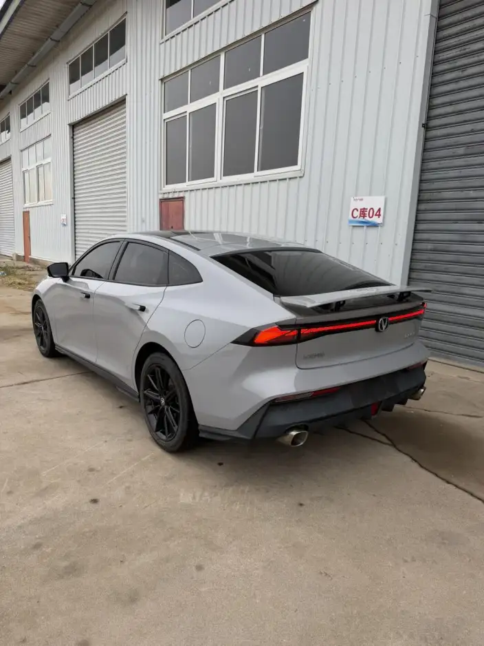 Changan UNI-V 2023 Model 1.5T Noble Model – фото 4