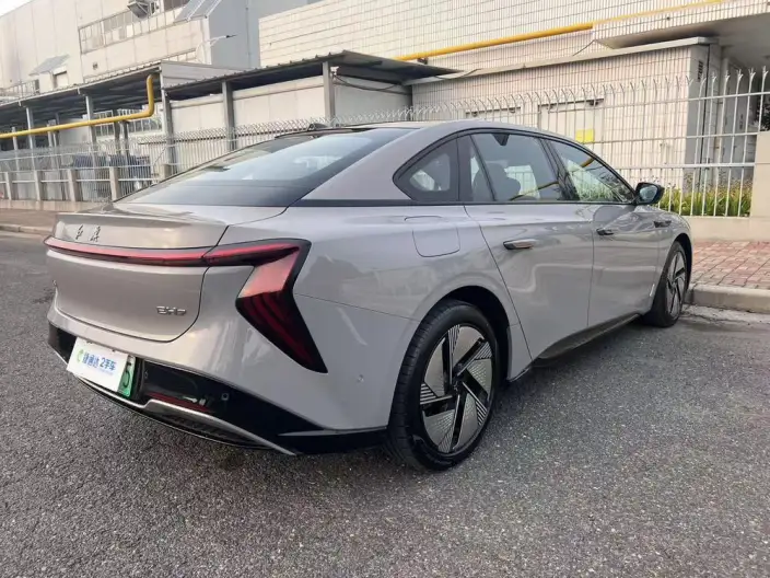 HONGQI EH7 2024 Model 640 Pro+ 4WD Edition – фото 6
