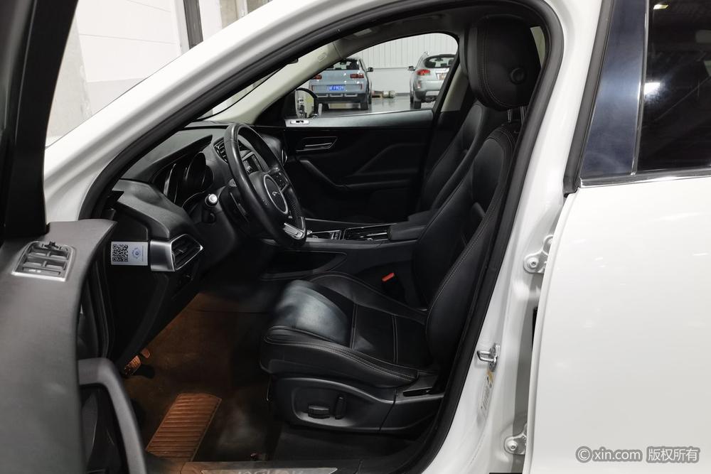 Jaguar F-PACE 2018 2.0T AWD Urban Premium – фото 18