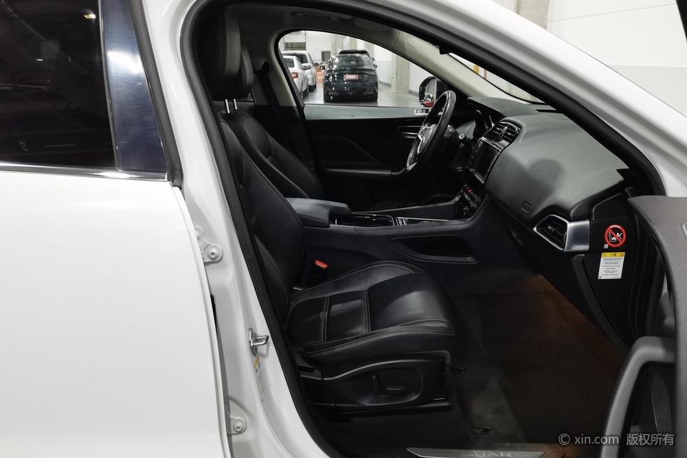 Jaguar F-PACE 2018 2.0T AWD Urban Premium – фото 20
