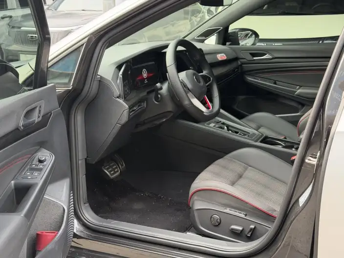 Volkswagen Golf GTI 2021 Model 380TSI DSG GTI – фото 10