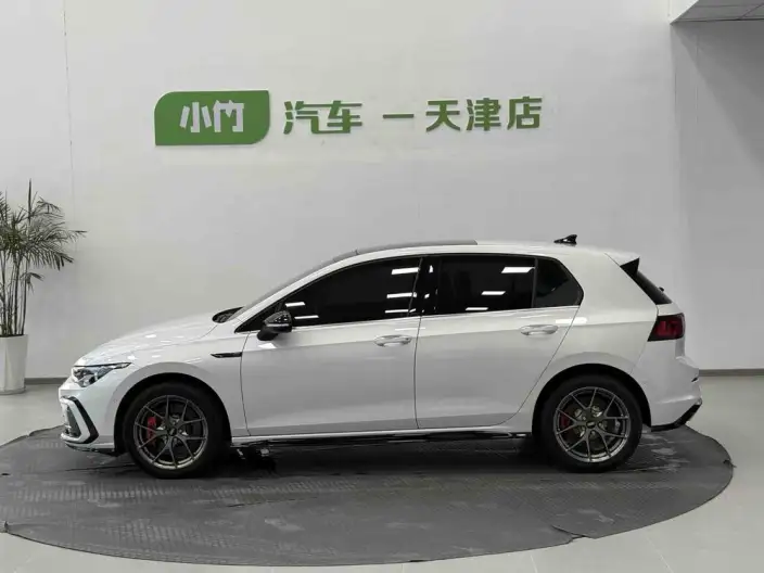 Volkswagen Golf 2023 Model 280TSI DSG R-Line – фото 4