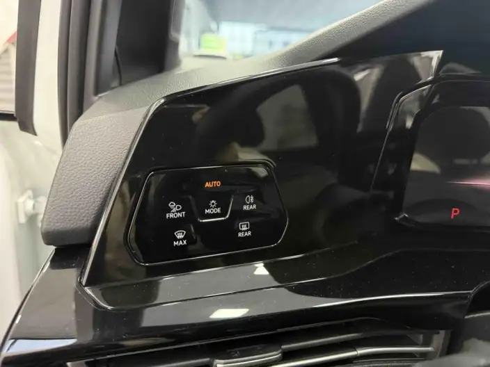 Volkswagen Golf 2023 Model 280TSI DSG R-Line – фото 10
