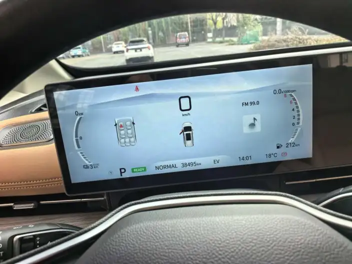 Maxus G50 PHEV 2025 Model Facelift Pilot Edition – фото 6