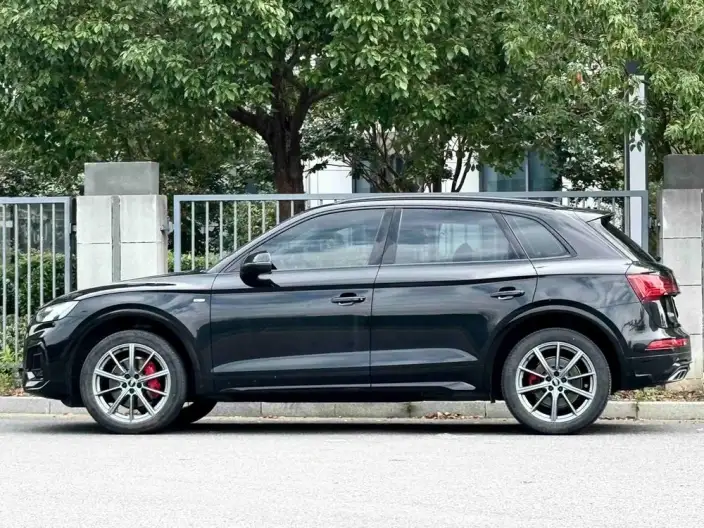 Audi Q5L 2022 Model 40T Luxury Dynamic Model – фото 3