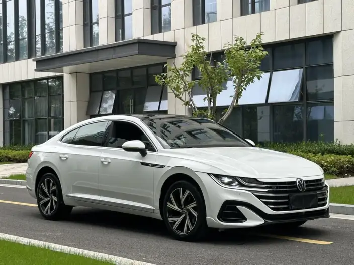 Volkswagen CC 2023 Model 330TSI Dazzling version – фото 3