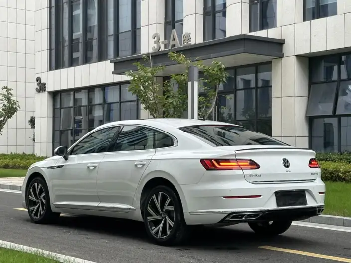 Volkswagen CC 2023 Model 330TSI Dazzling version – фото 5