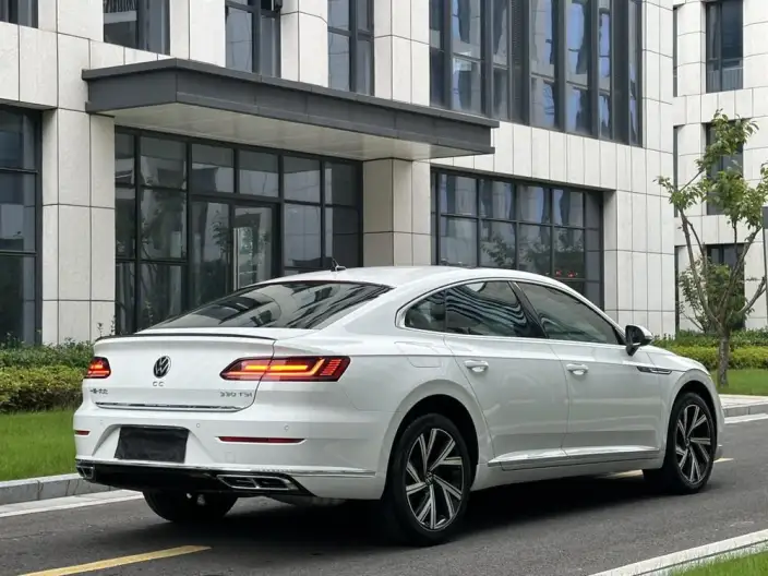 Volkswagen CC 2023 Model 330TSI Dazzling version – фото 7