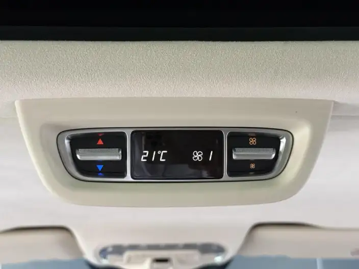 Mercedes-Benz V-Class 2022 Model V 260 L Long wheelbase Deluxe Edition – фото 9