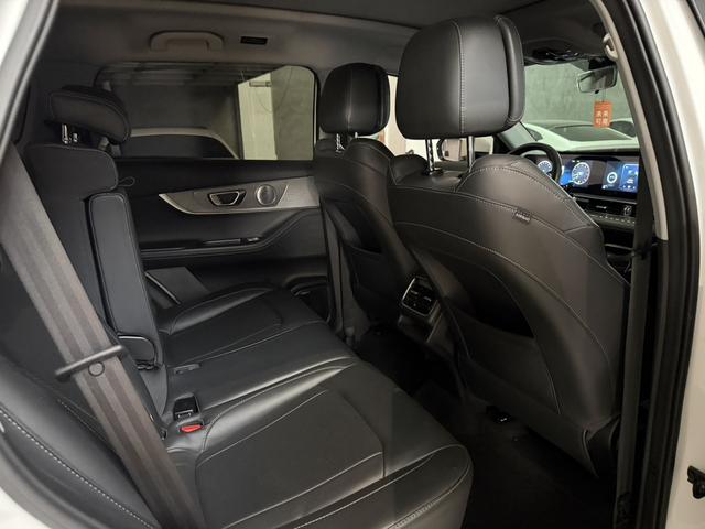 Chery Tiggo 8 PRO 2022 290T 2WD Sky 5-seat – фото 5