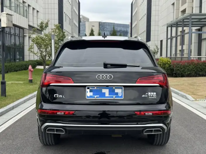 Audi Q5L 2024 Model 40TFSI Fashion Dynamic Model – фото 6