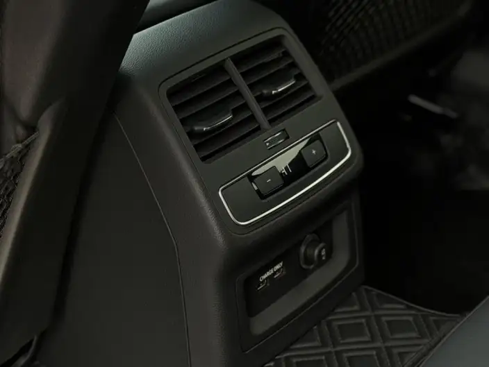Audi A5 2024 Model Sportback 40 TFSI quattro Luxury Dynamic Model – фото 7