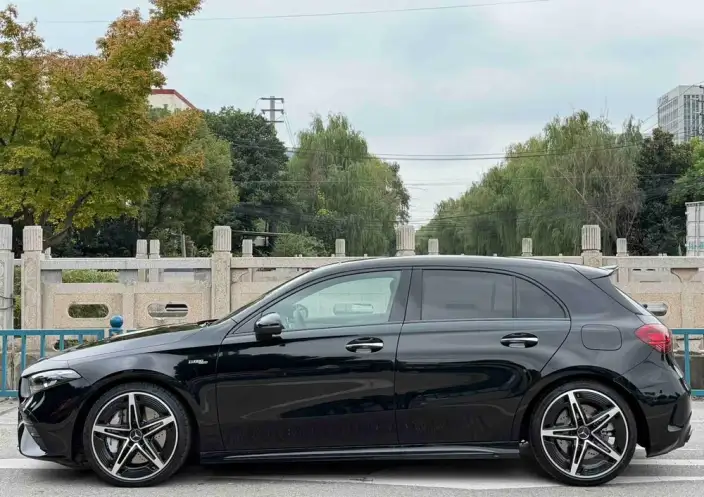 Mercedes-Benz A-Class AMG Imported 2025 Model AMG A 35 4MATIC – фото 3