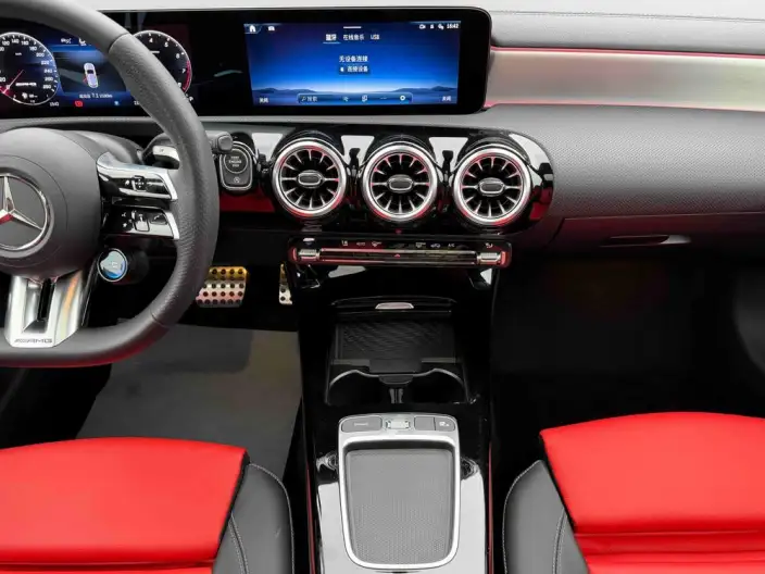 Mercedes-Benz A-Class AMG Imported 2025 Model AMG A 35 4MATIC – фото 8