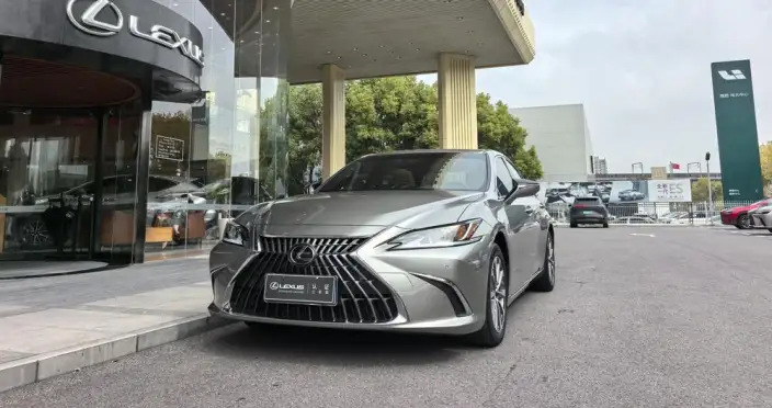 Lexus ES 2022 Model 200 Superior Edition