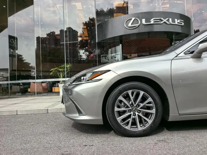 Lexus ES 2022 Model 200 Superior Edition – фото 10