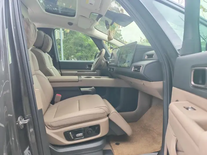 Li Auto MEGA 2025 Model Home Family Special Edition – фото 7