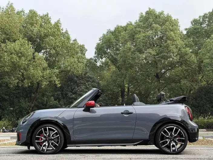 MINI JCW 2025 Model JOHN COOPER WORKS CABRIO – фото 2