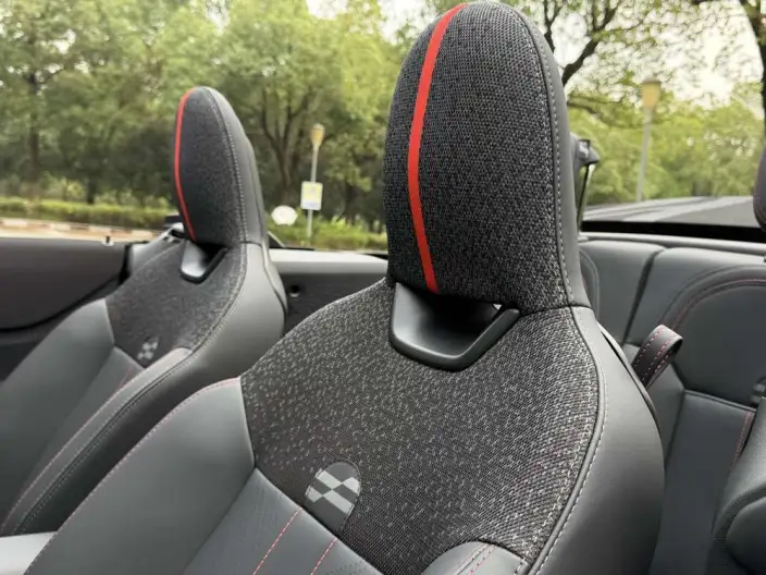 MINI JCW 2025 Model JOHN COOPER WORKS CABRIO – фото 6
