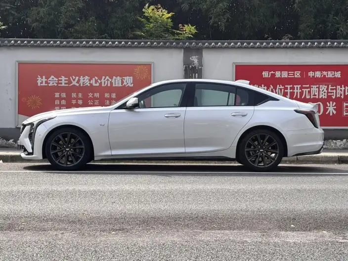 Cadillac CT5 2024 Model 28T Platinum Model