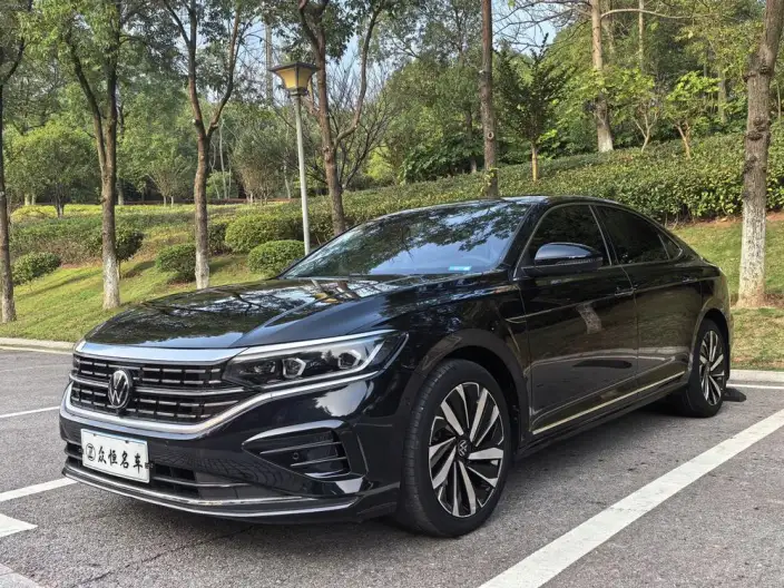 Volkswagen Passat 2023 Model Facelift 380TSI Deluxe Edition – фото 1