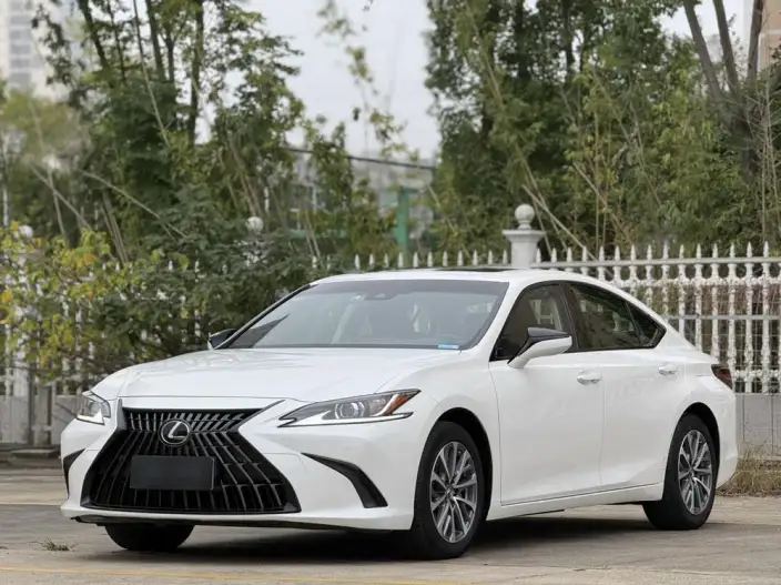 Lexus ES 2021 Model 200 Deluxe Edition