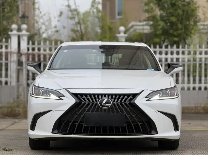 Lexus ES 2021 Model 200 Deluxe Edition