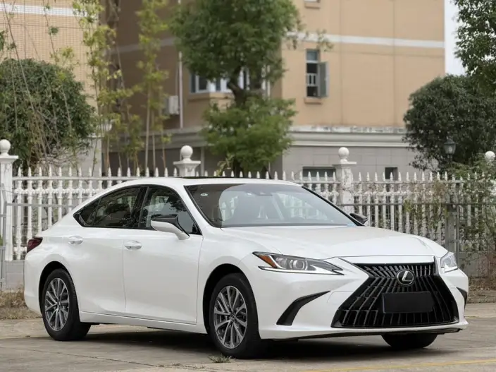 Lexus ES 2021 Model 200 Deluxe Edition