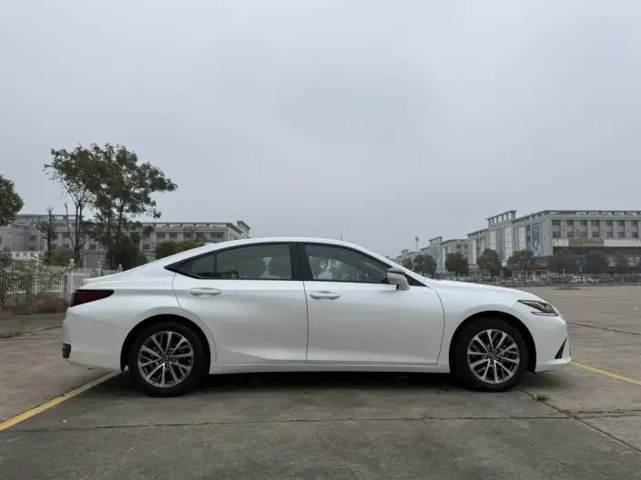 Lexus ES 2021 Model 200 Deluxe Edition – фото 8