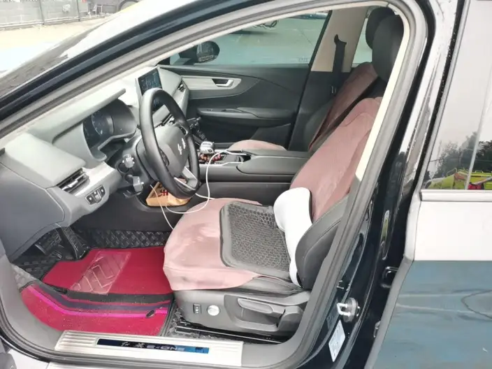 Hongqi E-QM5 2024 Model 610KM PLUS Edition 100kW – фото 10