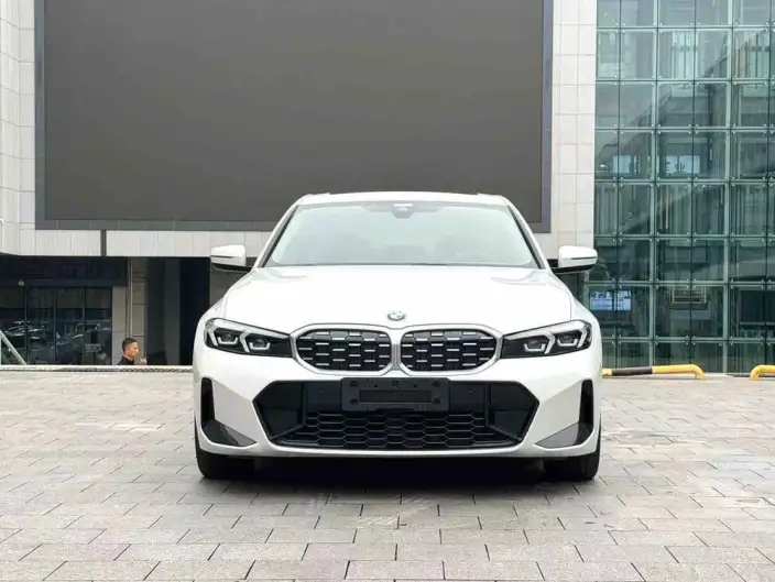 BMW 3 Series 2023 Model 325Li M Sports Set – фото 2