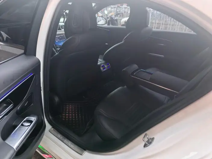Mercedes-Benz C-Class 2024 Model C 260 L Sports Edition – фото 8
