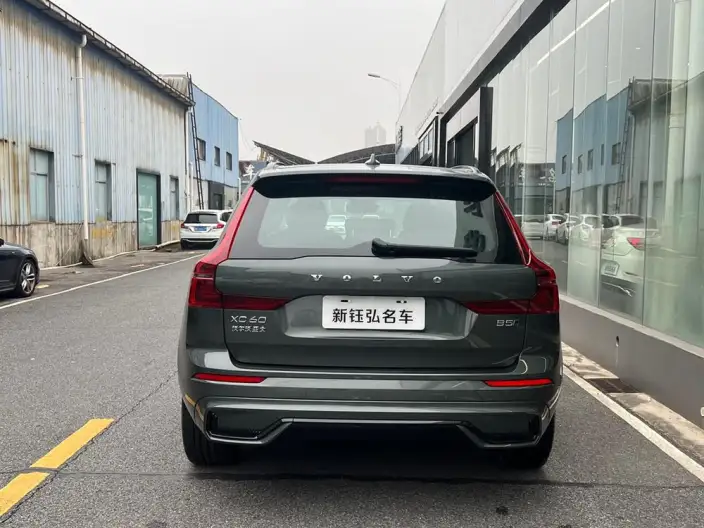 Volvo XC60 2026 Model B5 4WD Smart Range Deluxe Edition – фото 5