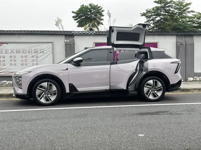 HiPhi HiPhi Y 2023 Model 560km Elite Edition – фото 4