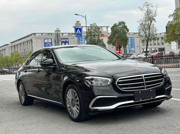 Mercedes-Benz E-Class 2022 Model Facelift II E 300 L Luxury Model sedan – фото 3