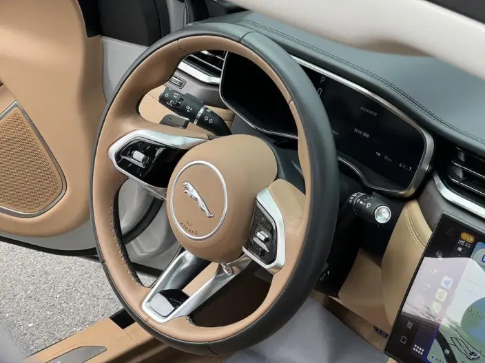 Jaguar XFL 2024 Model 2.0T P250 2WD Exclusive Deluxe Edition – фото 10