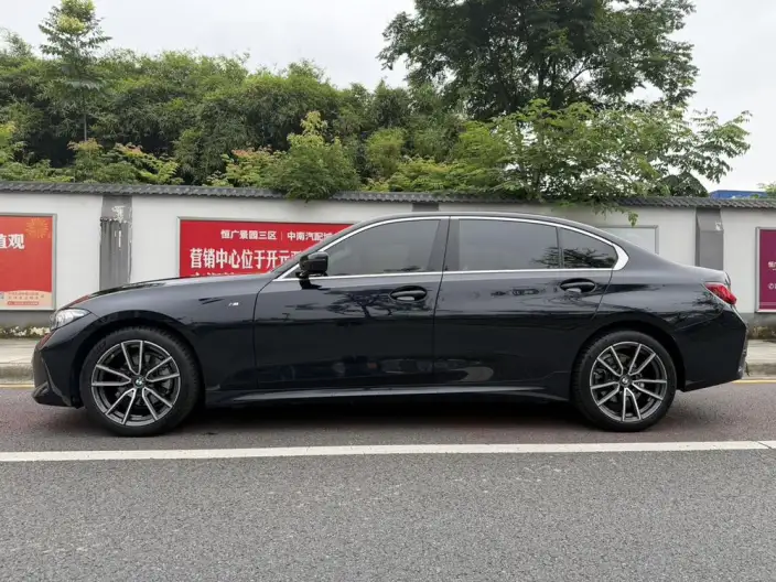 BMW 3 Series 2023 Model 320Li M Sports Set – фото 4