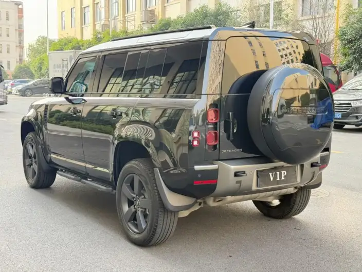 Land Rover Defender 2024 Model 110 3.0T P400 X-Dynamic HSE – фото 4