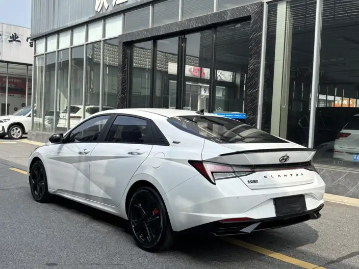 Hyundai Ioniq 2022 Model 1.5L CVT 20th SE 20th Anniversary Memorial Edition – фото 4