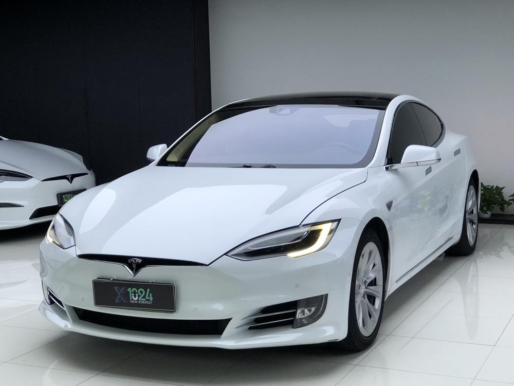 Model S 2016 модификация 90D – фото 1