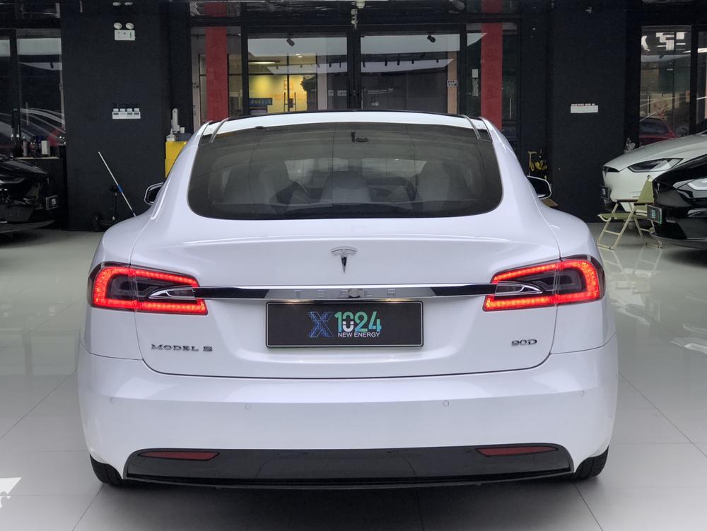 Model S 2016 модификация 90D – фото 5