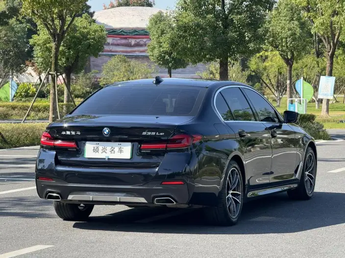 BMW 5 Series PHEV 2022 Model Facelift 535Le Luxury Set – фото 6