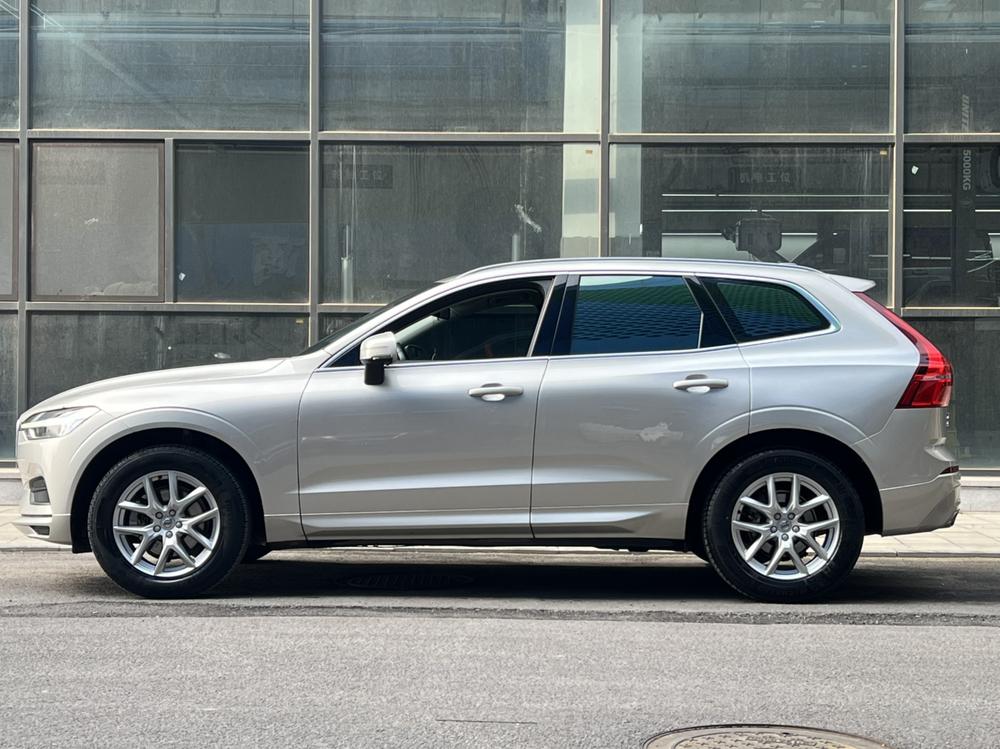 Volvo XC60 2019 T5 AWD Smart Entry China VI – фото 3