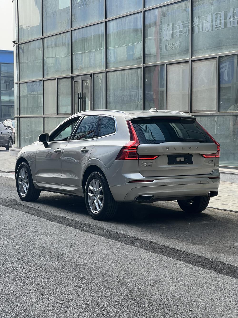 Volvo XC60 2019 T5 AWD Smart Entry China VI – фото 4