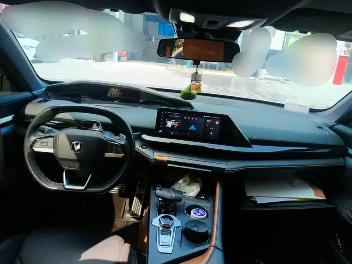 Changan UNI-V 2022 Model 1.5T Noble Model – фото 5