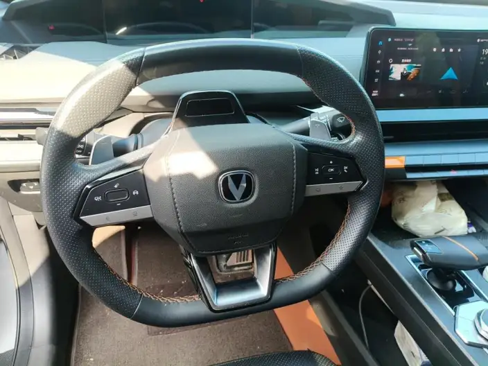Changan UNI-V 2022 Model 1.5T Noble Model – фото 7