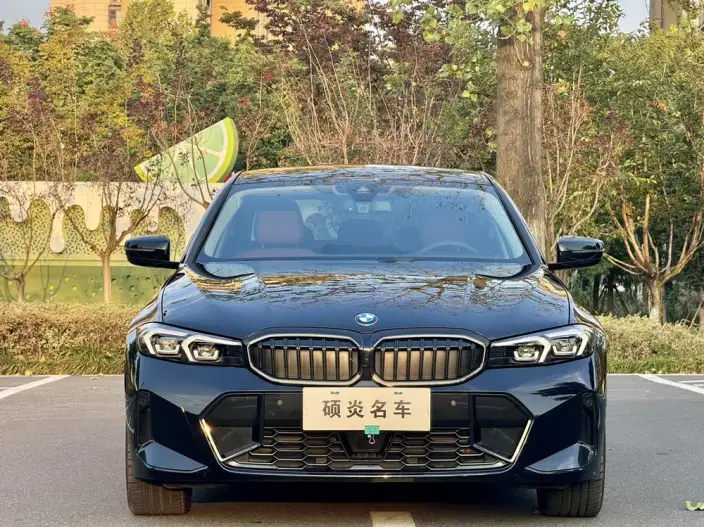 BMW 3 Series 2026 Model 330Li M Sports Night Set – фото 2