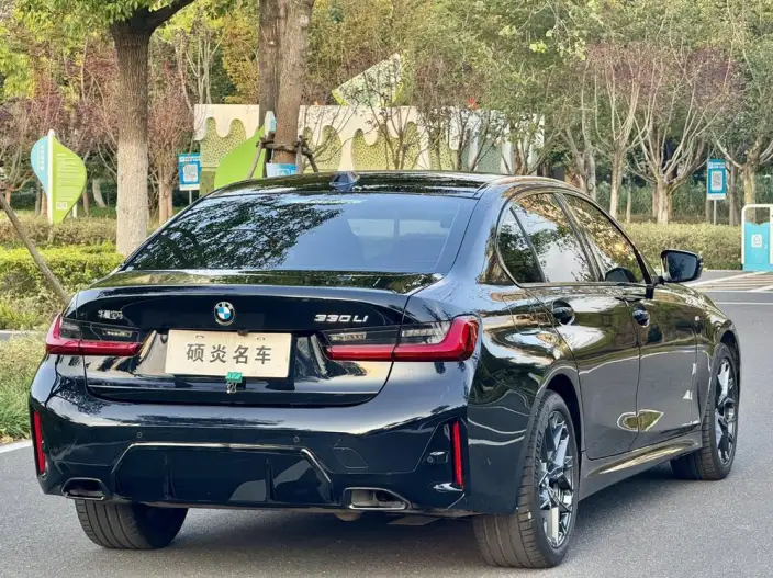 BMW 3 Series 2026 Model 330Li M Sports Night Set – фото 5